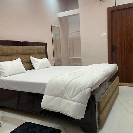 Nirmal Niwas Hotell Varanasi Eksteriør bilde