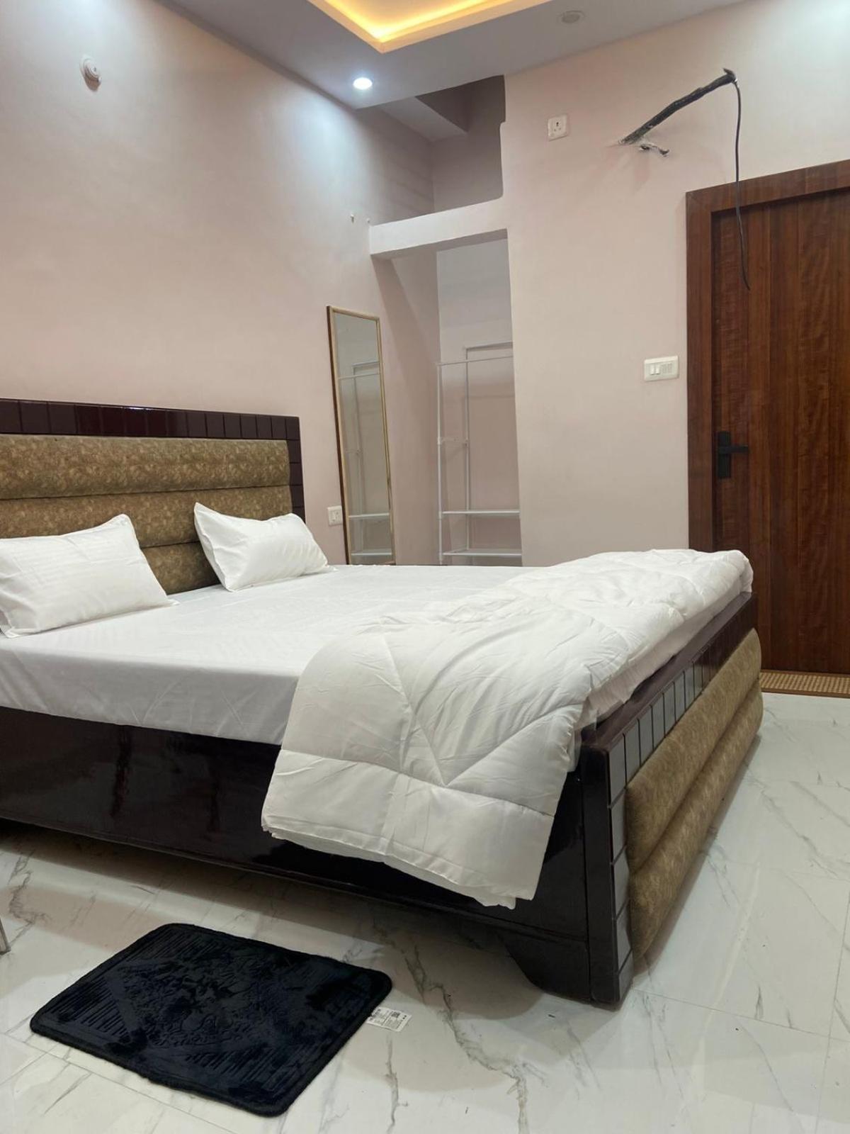 Nirmal Niwas Hotell Varanasi Eksteriør bilde