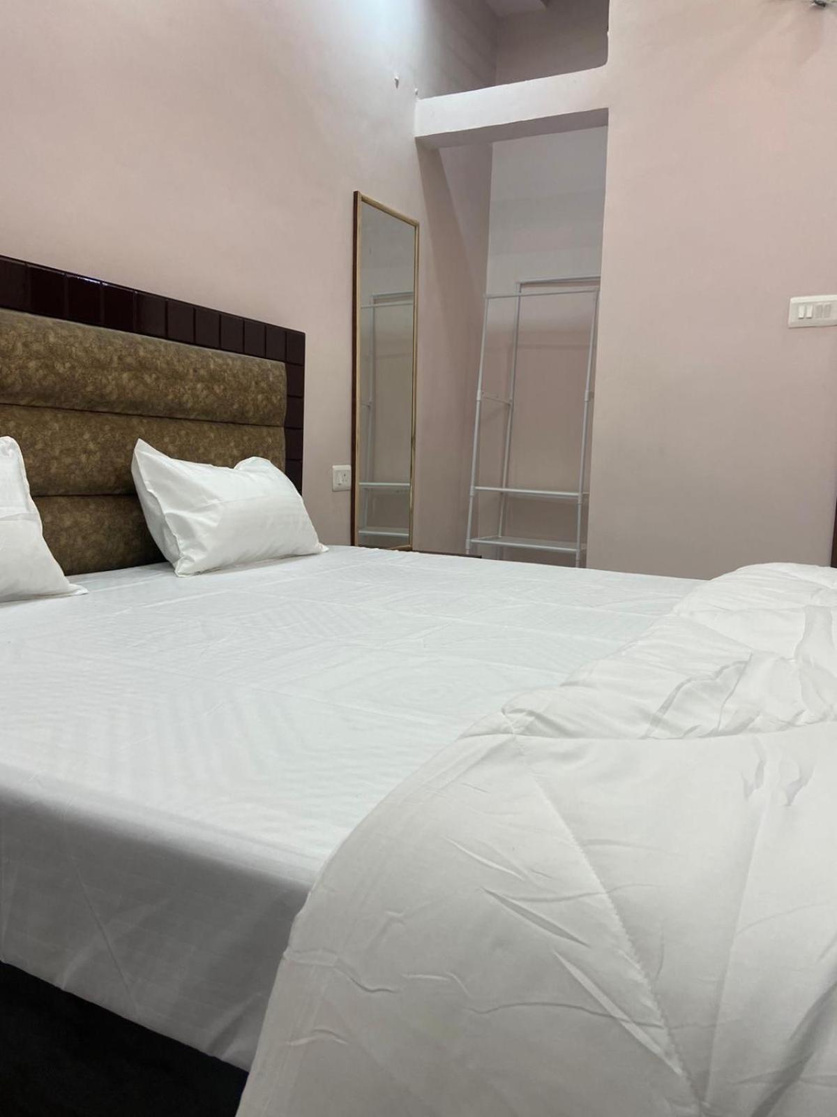 Nirmal Niwas Hotell Varanasi Eksteriør bilde